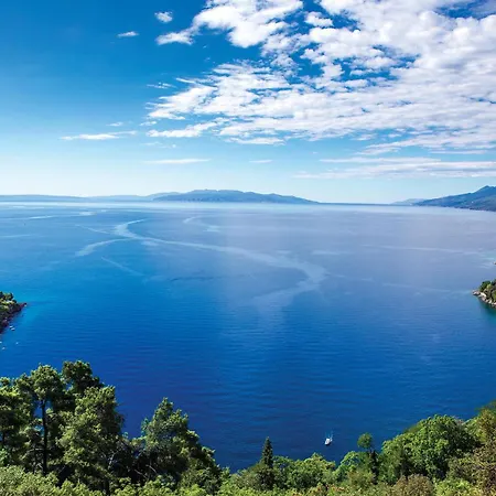 Apartament 2 Bedroom Pet Friendly In Opatija